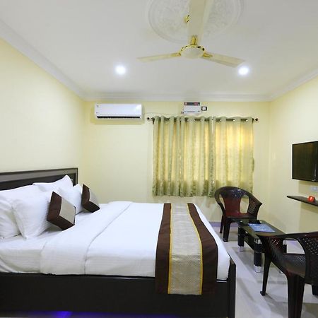 Saibala Transit Hotel Chennai Exterior foto