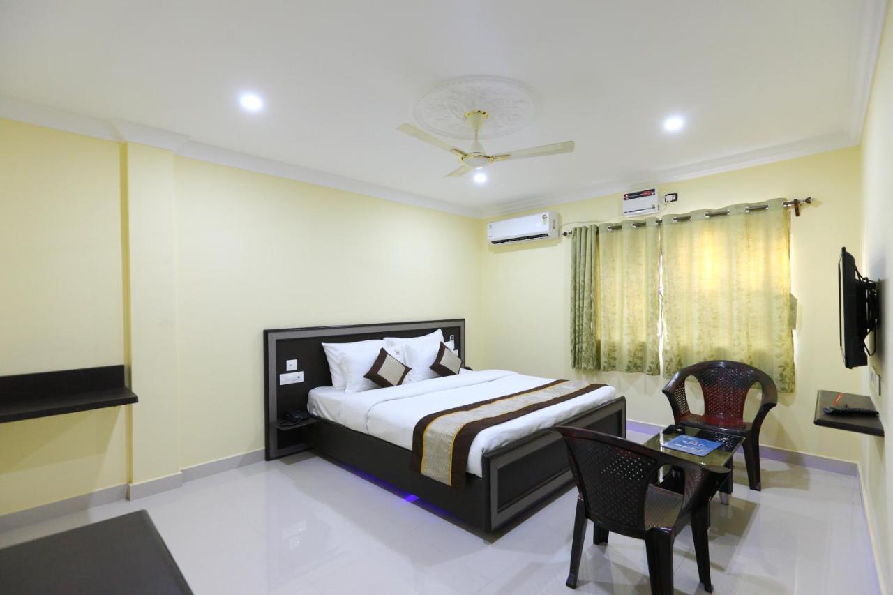 Saibala Transit Hotel Chennai Exterior foto